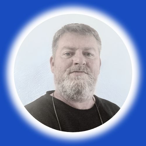 Qendrim, instructeur en formation chez AZUL Auto-École à Fribourg