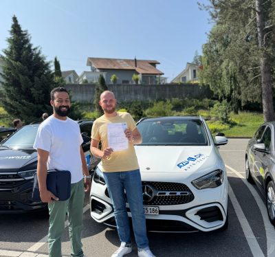 Instructeur professionnel AZUL en session pratique à Fribourg