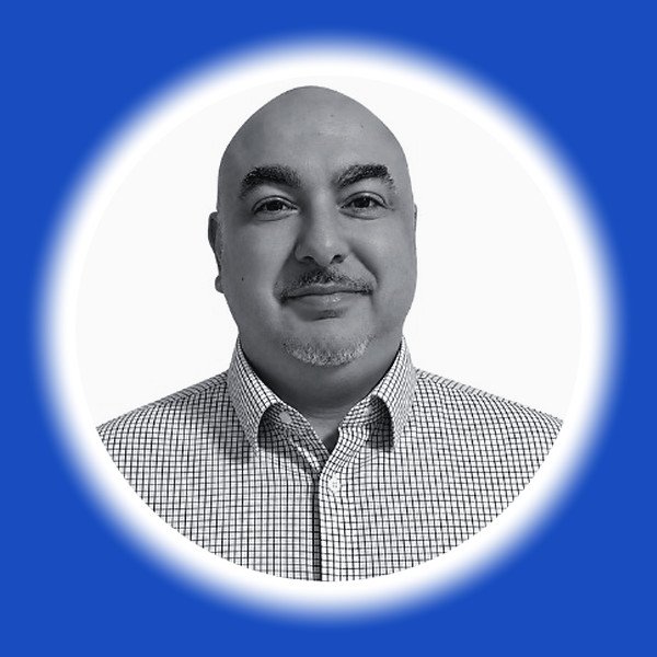 Augustin, instructeur en formation chez AZUL Auto-École à Fribourg